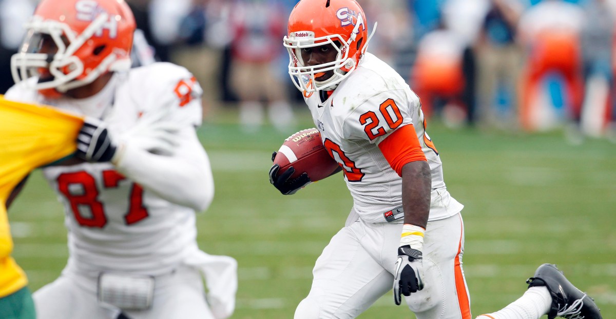FCS Throwbacks: Flanders Runs Wild in Albuquerque, Lifts Sam Houston to Upset over New Mexico
