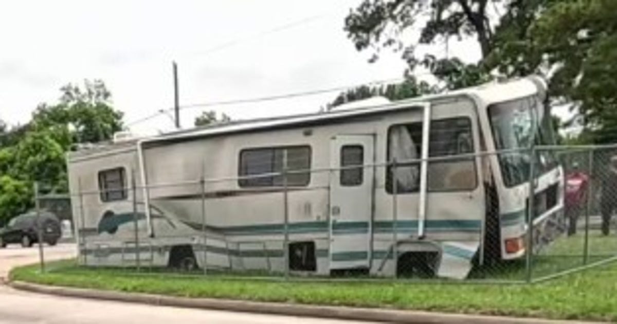Acres Homes residents demand answers after abandoned RV sits for weeks on Victory Drive