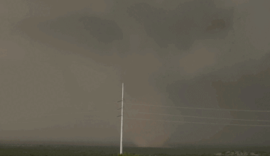 Landspout Creates Eerie Scene Amid Severe Thunderstorm Warnings in Texas