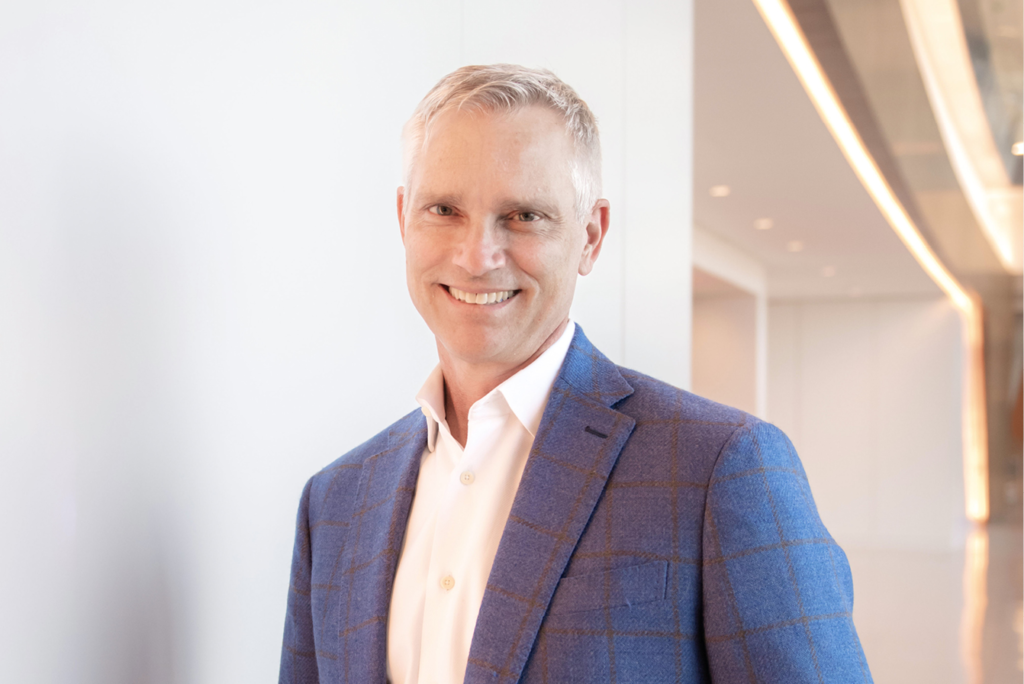 United CEO Flies American Airlines First Class to Dallas