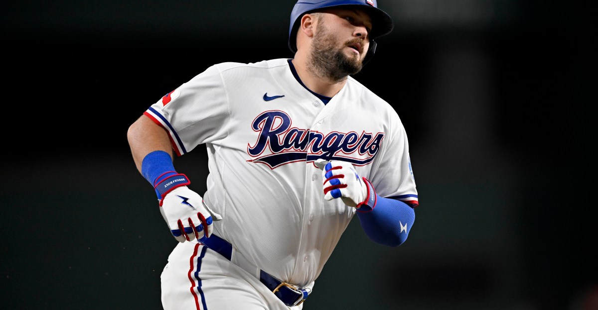 Texas Rangers pull a snake out of their hats for wild walk-off win