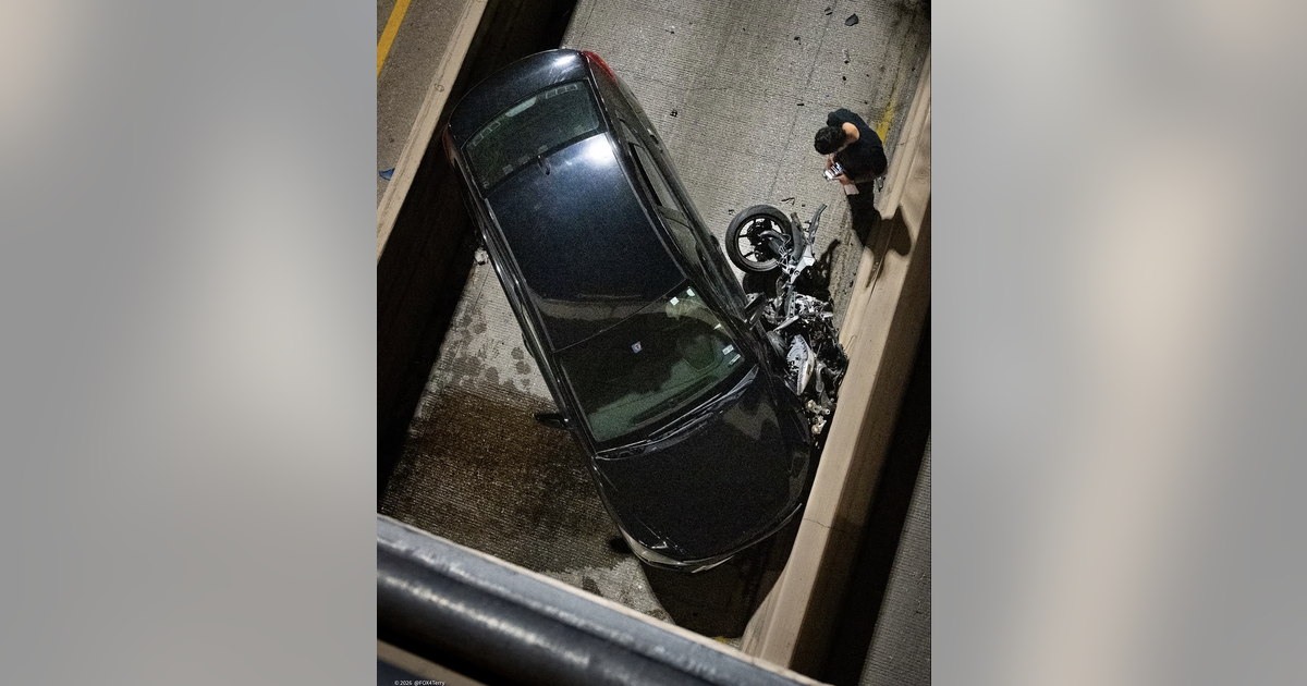 Dallas crash: Motorcyclist killed after hitting HOV wall, being struck by car