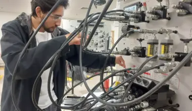 Dylan Ruiz, a 17-year-old senior at Legacy High School in Midland, works through a training scenario on preventing oil leaks during his class on pumps, compressors and mechanical drives at Midland College’s Petroleum Energy Program.