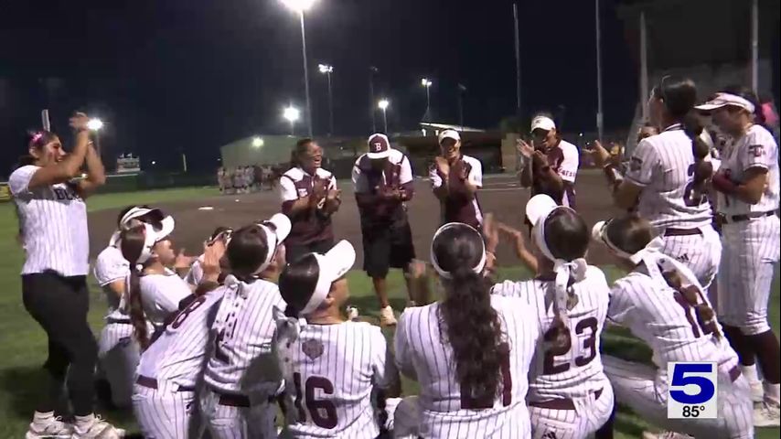 PSJA Lady Bears Softball Team in Corpus Christi for the state semifinals