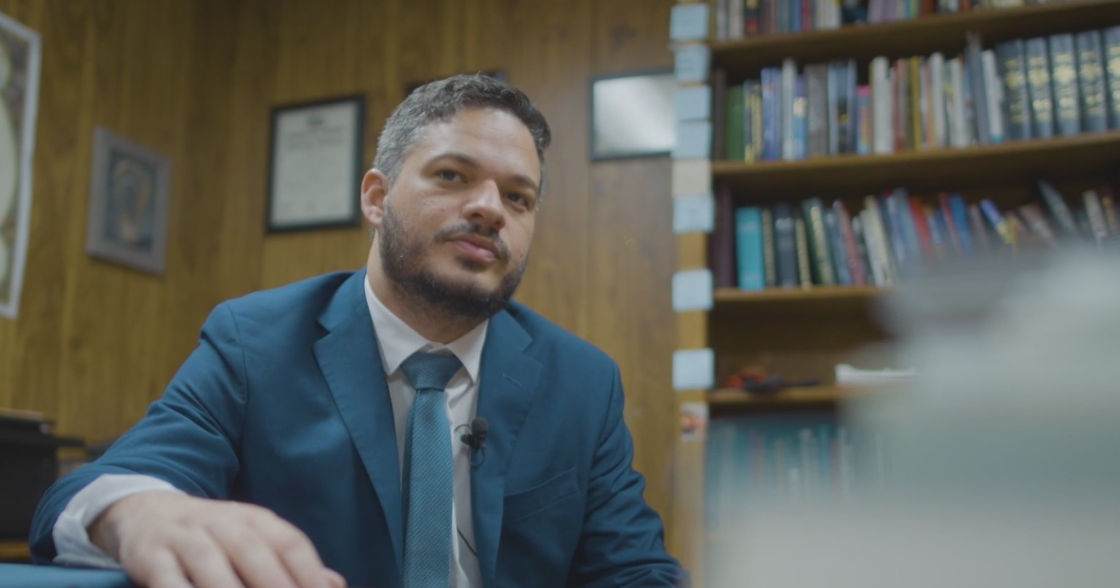 North Texas pastor returns months after self‑deporting to Brazil
