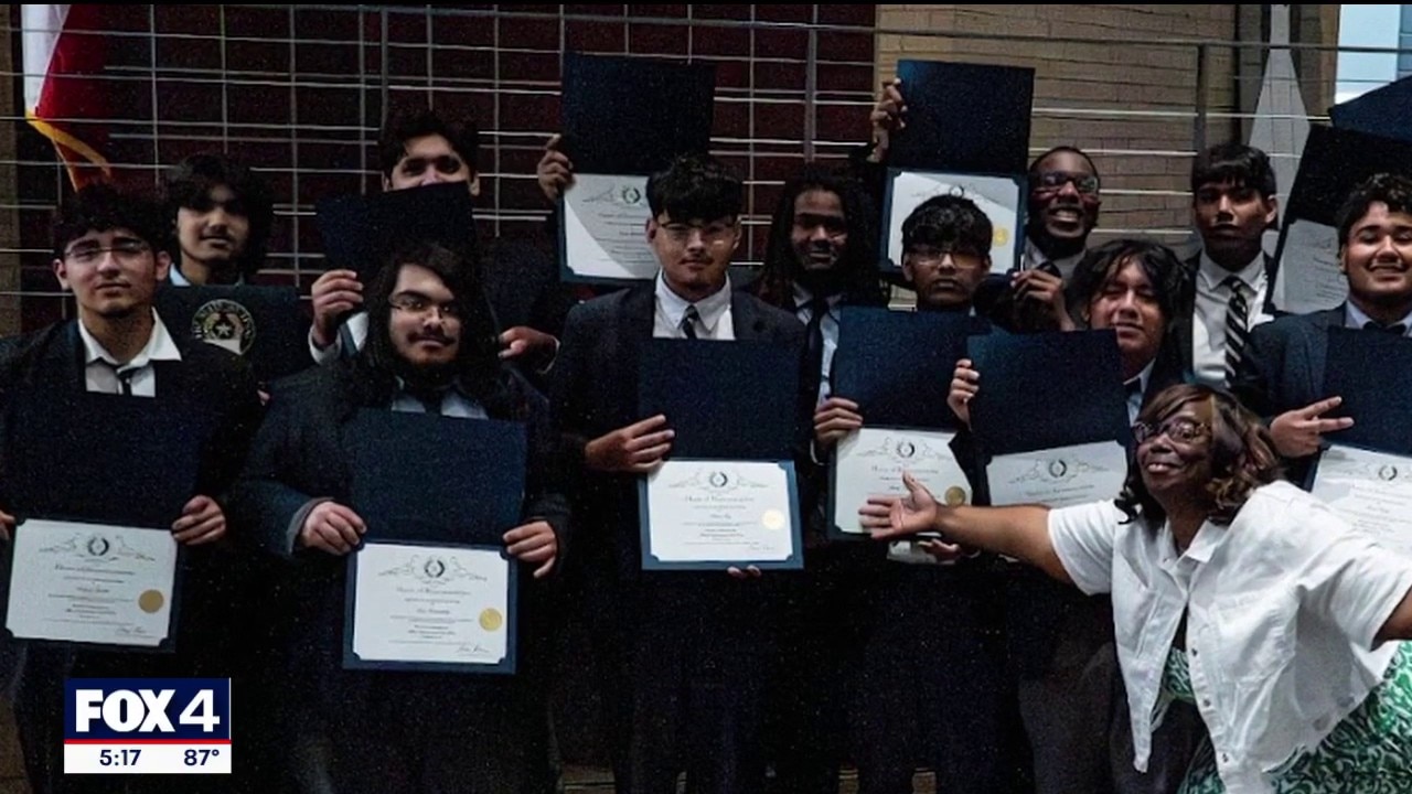 All graduates at DISD school earned scholarship