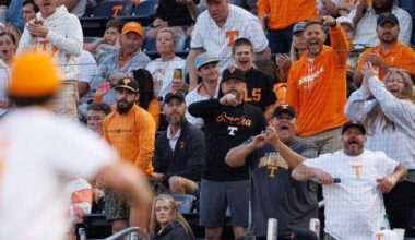 Ethan Mendoza injured as No. 4 Texas loses to Tennessee, 5-1
