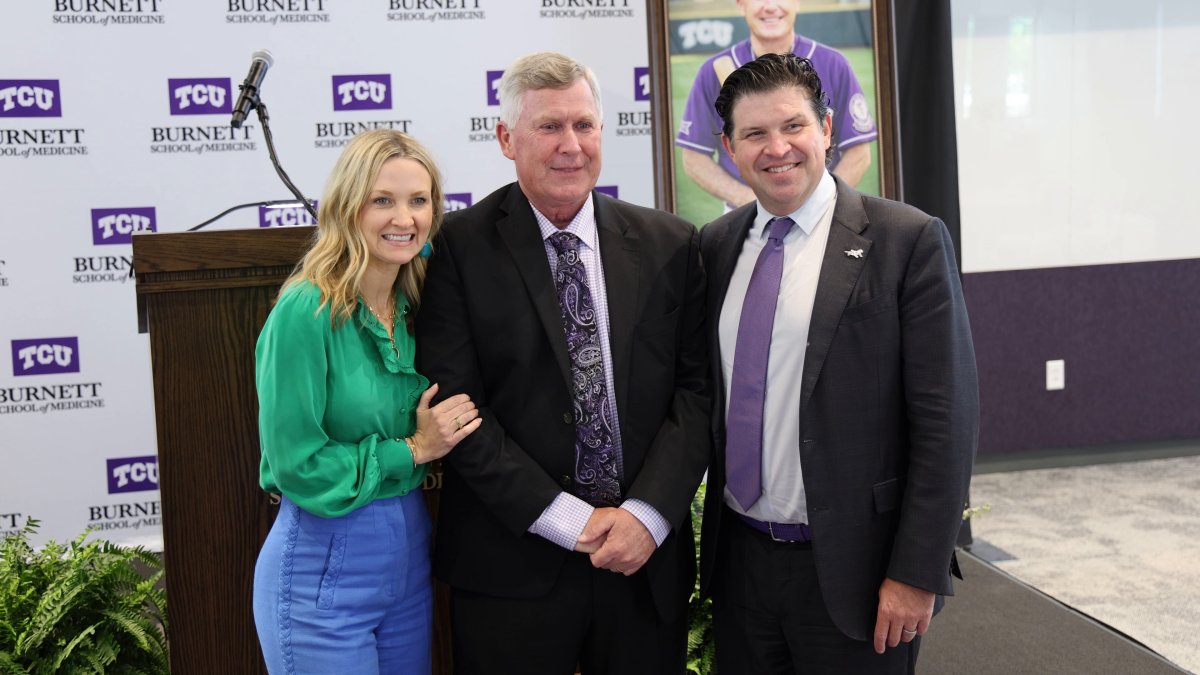 TCU medical school celebrates a decade of dean Stuart Flynn – NBC 5 Dallas-Fort Worth