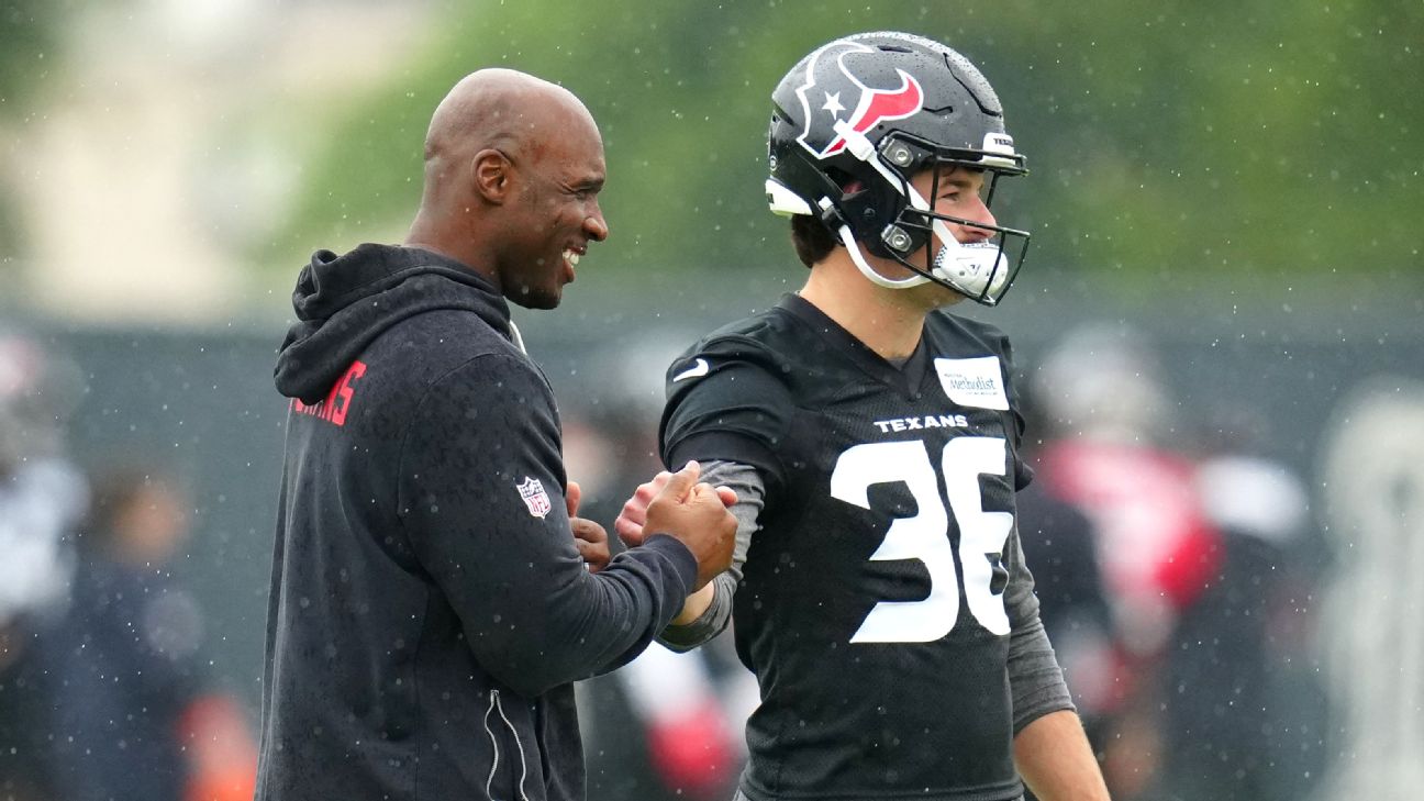 Texans coach DeMeco Ryans setting the tone for his rookies