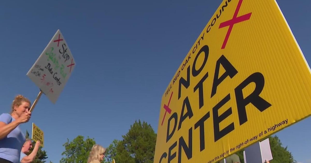 Red Oak community fights in effort to keep another data center getting approved in North Texas