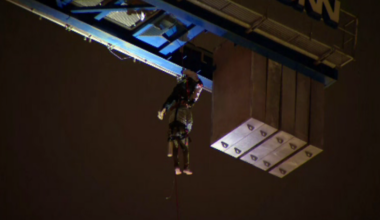 Man trapped atop crane near JPS prompts Fort Worth rescue