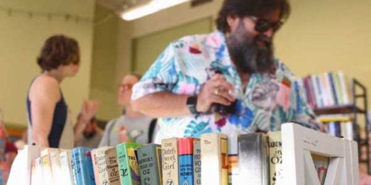 Austin's School-tastic Book Fair for Grownups returns