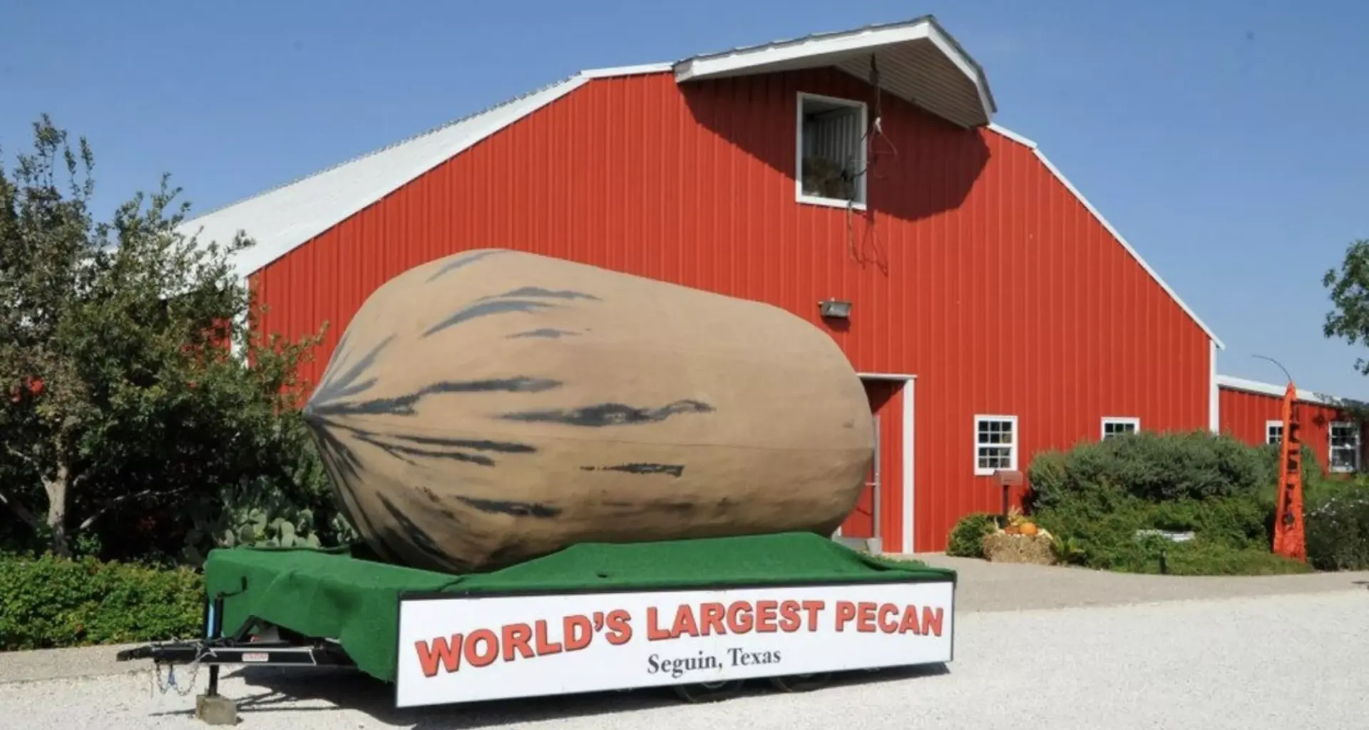 25 must-see roadside attractions and oddities in driving distance of San Antonio