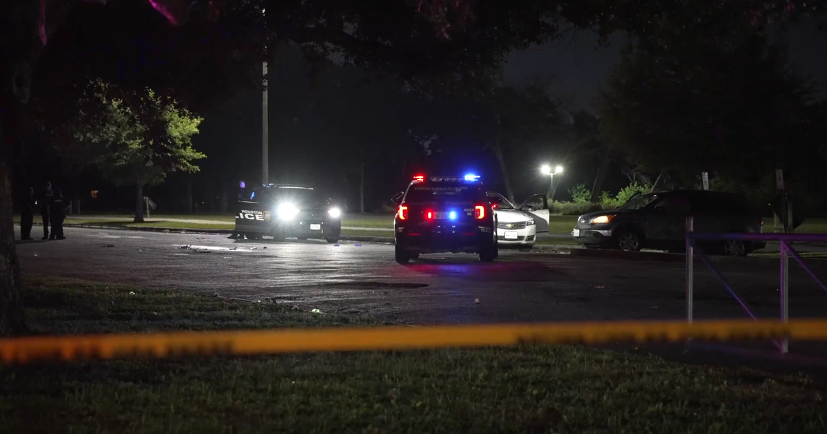 17-year-old dead, another injured after shooting at southeast Houston park