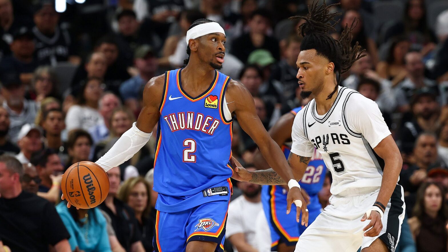 Shai Gilgeous-Alexander defended by Stephon Castle