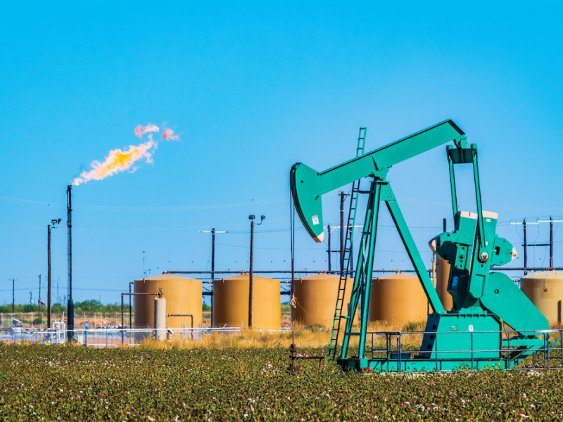 Texas lawmakers move to weaken Clean Air Act, shield fossil fuel companies from climate suits