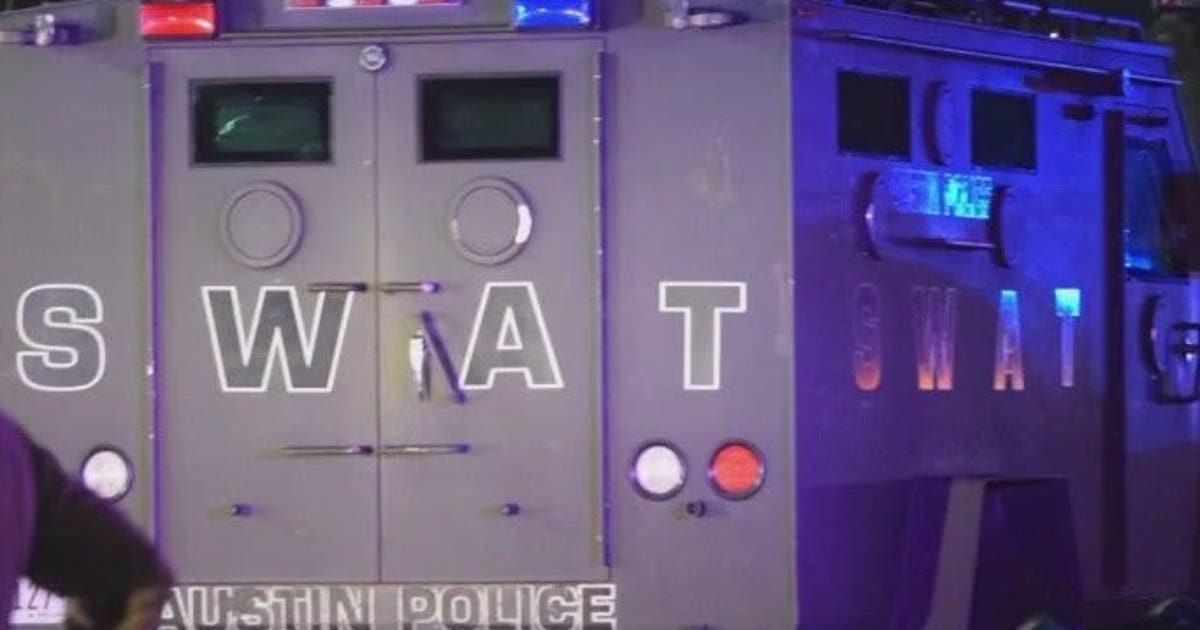 Austin police SWAT arrest robbery suspect in North Austin