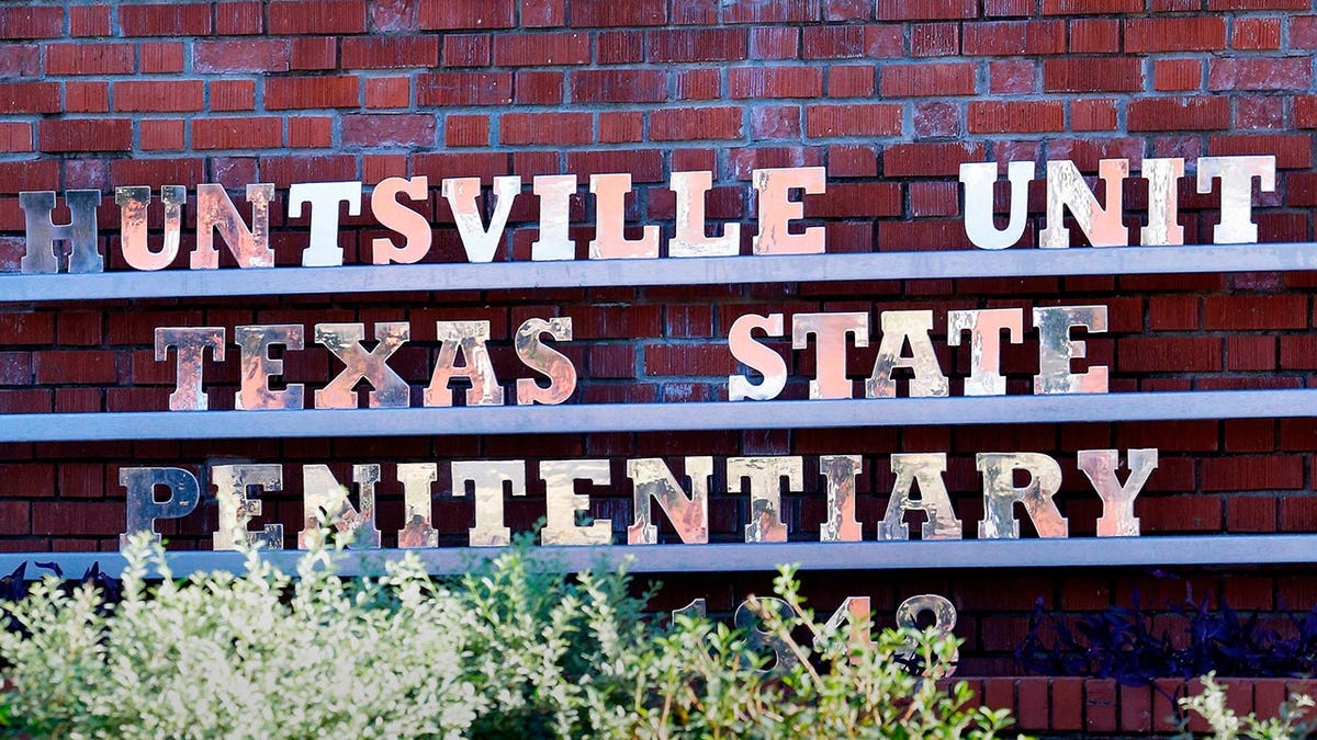Main entrance of the building housing the execution chamber at Texas State Penitentiary Huntsville