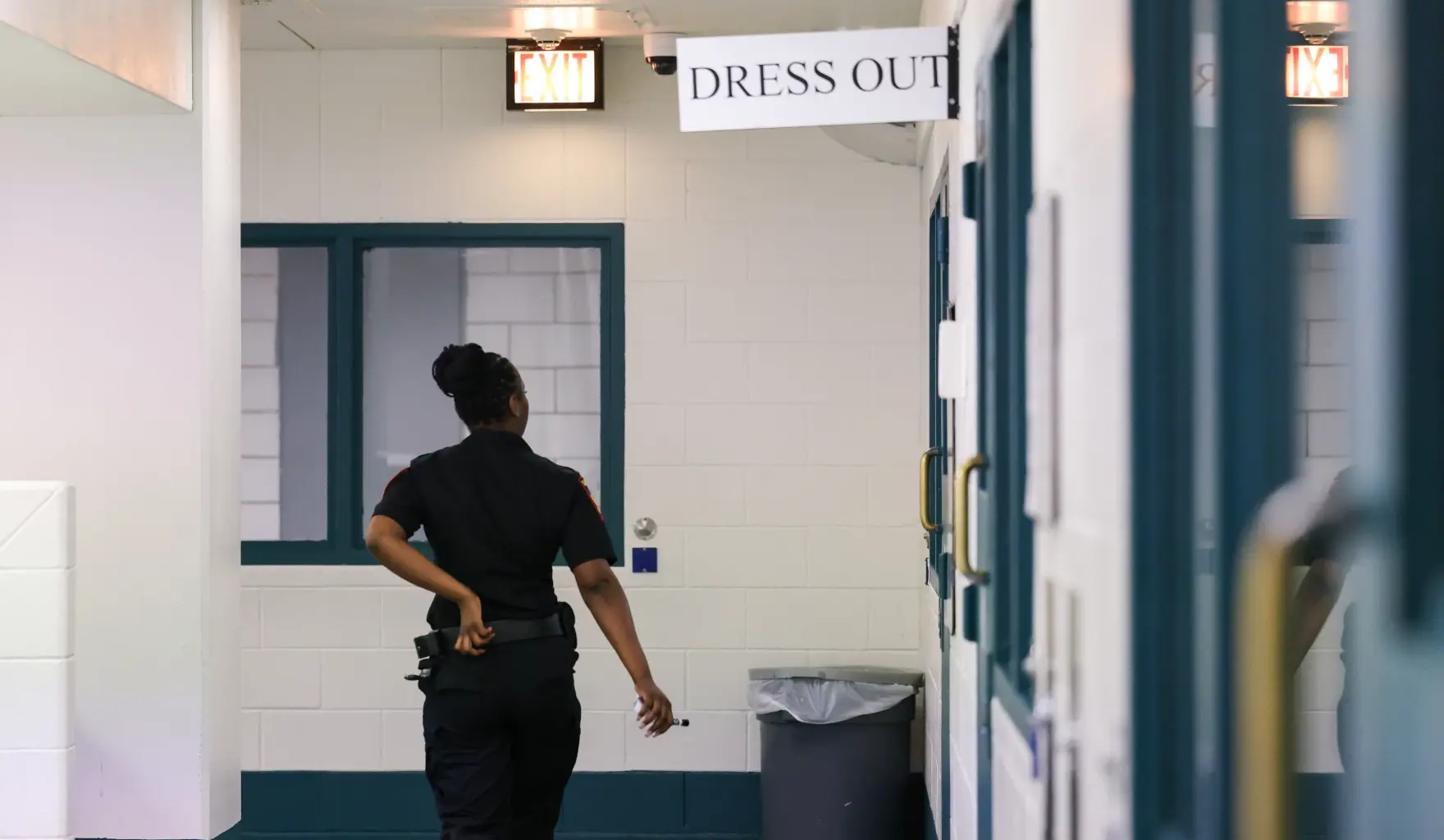 Tarrant County residents demand answers on recent jail death — but get little in return