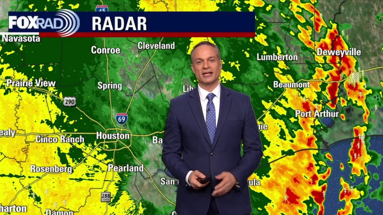 Houston weather: Rainy Wednesday morning, warm afternoon