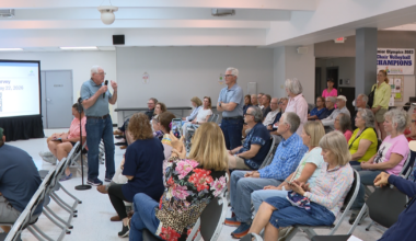 Neighbors push back on plan to convert tennis courts to pickleball courts.