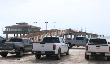 Rain delay for Bob Hall Pier temporary closure