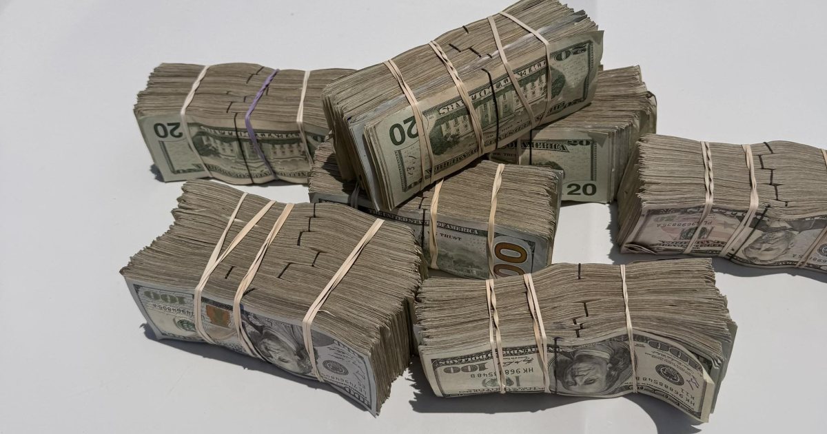 Brownsville couple arrested with $90K cash on US 77