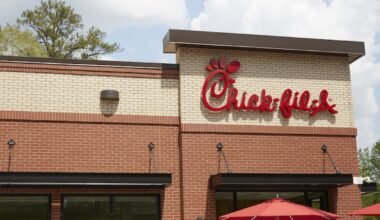 Chick-fil-A honors Coastal Bend teachers with 10,000 free meal cards