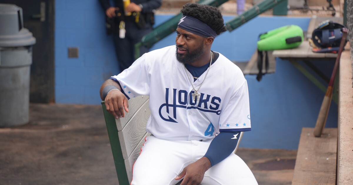 Hooks take down RockHounds, Texas League South's leader
