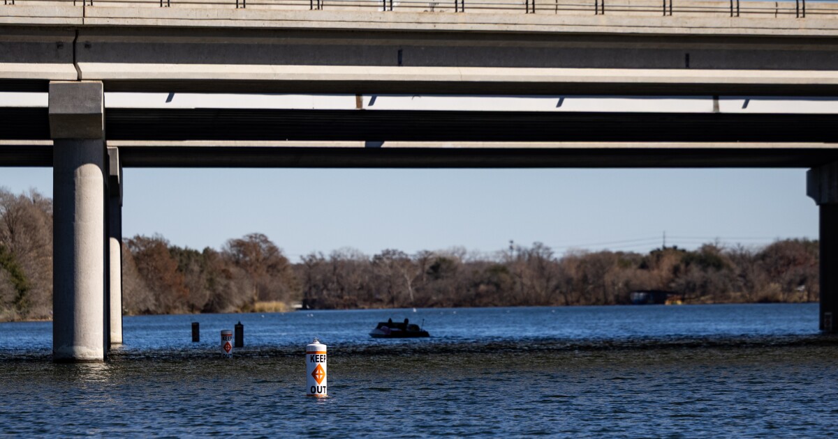 Austin's I-35 construction narrows passage on Lady Bird Lake