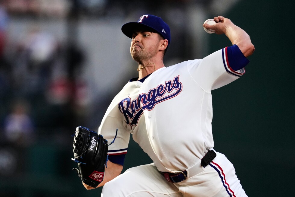 Gore pitches 8 sharp innings as Rangers beat D-backs 7-4