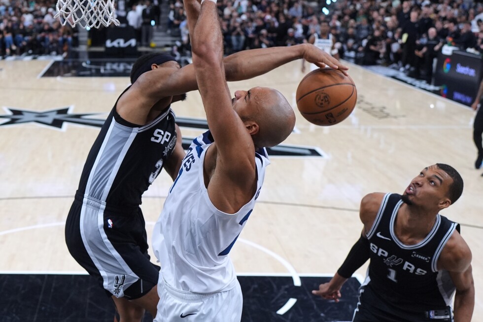 San Antonio Spurs' Wembanyama bounces back strong after career ejection
