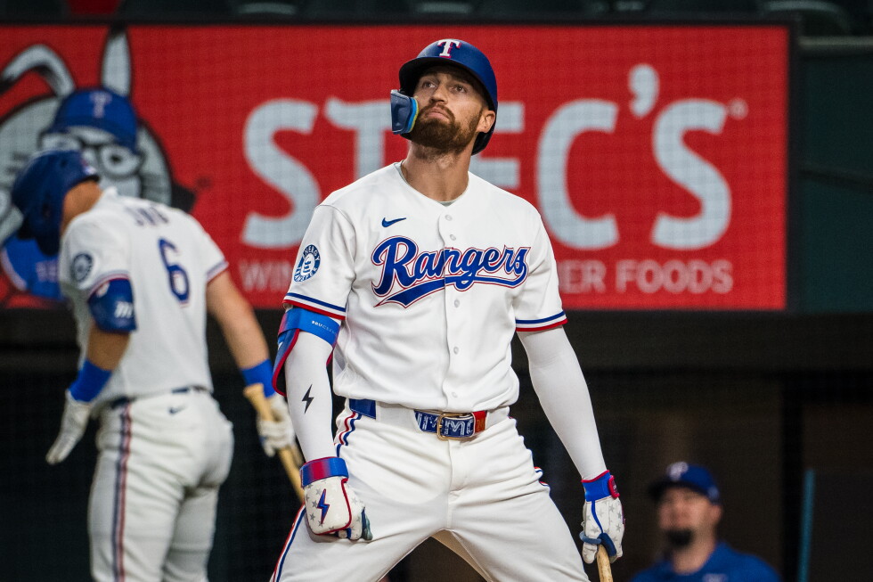 Pederson caps 8-run 1st as Rangers beat Astros 10-7 a night after Houston's no-hitter
