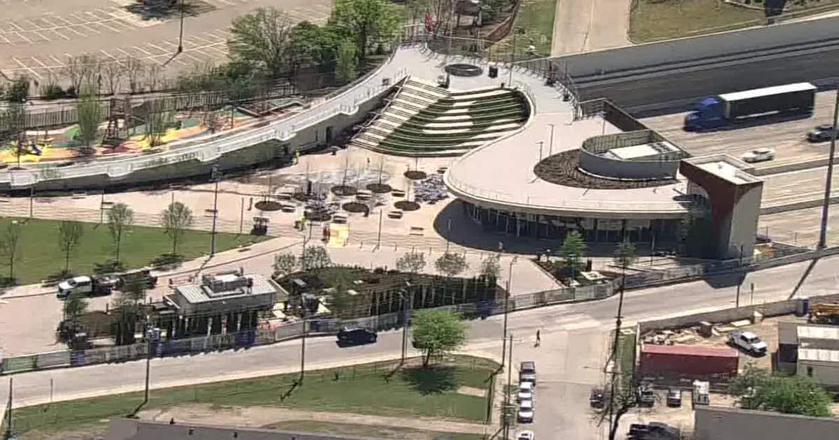 Dallas’s 2nd deck park opens over I-35 near Dallas Zoo