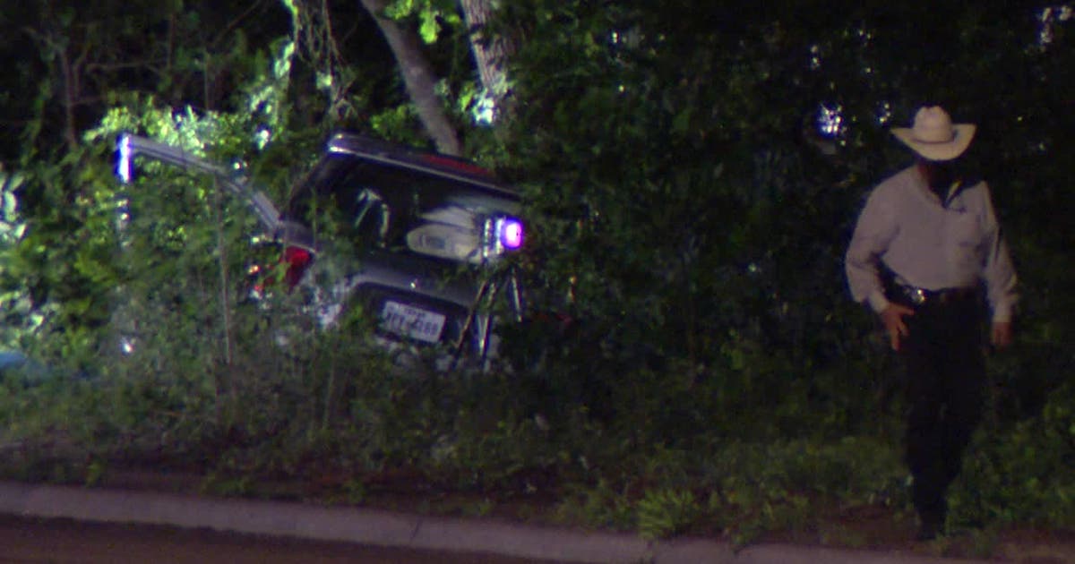 Dallas crash: 2 dead, 2 hospitalized after SUV hits tree in Pleasant Grove