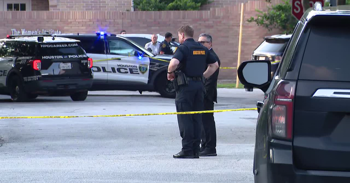 River Oaks shooting: Father, pregnant mother, 2 children killed in shooting on Kingston Street