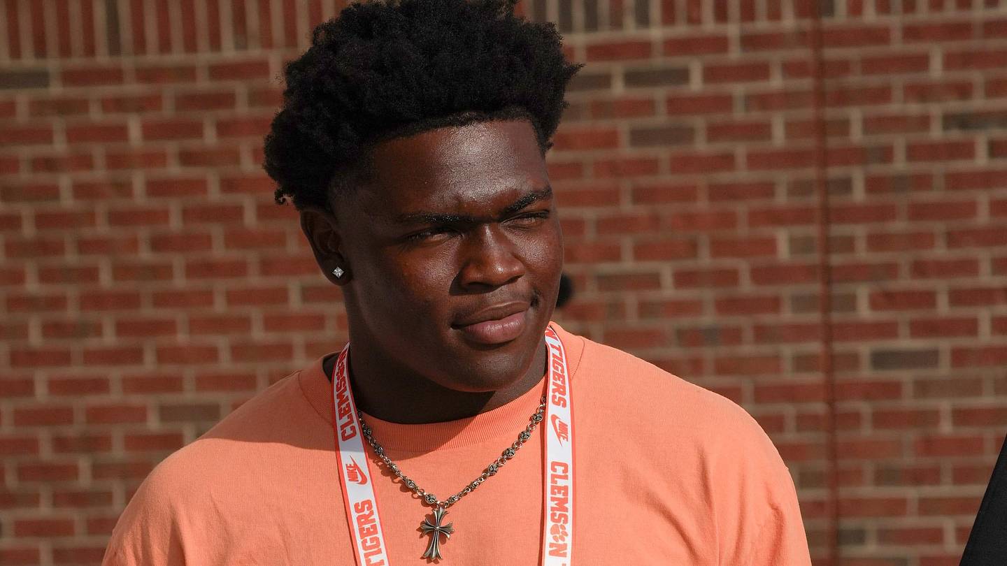 Texas A&M Earns Massive Commitment From No. 1 Ranked LB