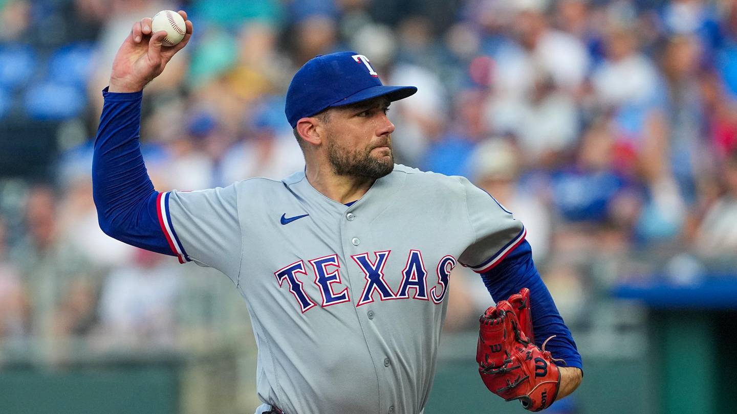 Rangers Lineup vs. Padres: Texas Scratches Nathan Eovaldi With Knee Soreness