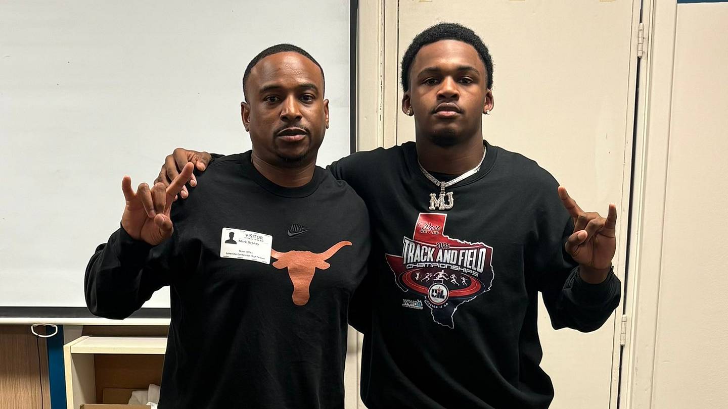 Elite CB Montre Jackson Gave Emotional Speech Before Committing to Texas