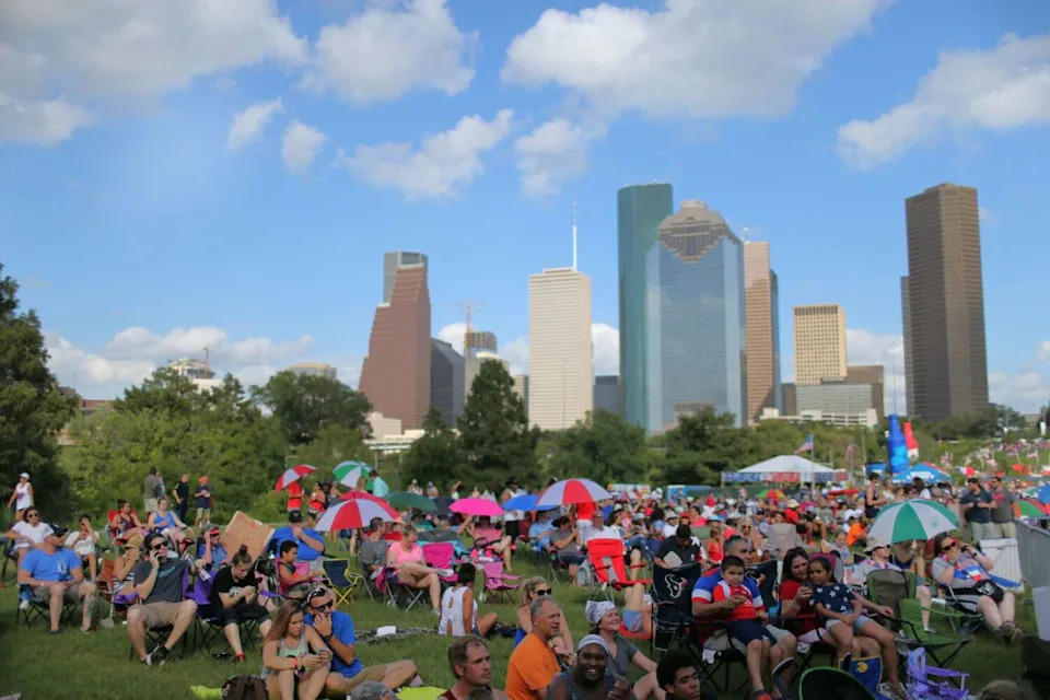A crowd forms to enjoy the performance of the Houstonian band called The Suffers during the Freedom Over Texas festival, Monday, July 4, 2016, in Houston. ( Marie D. De Jesus / Houston Chronicle ) (Marie D. De Jesús/Houston Chronicle)