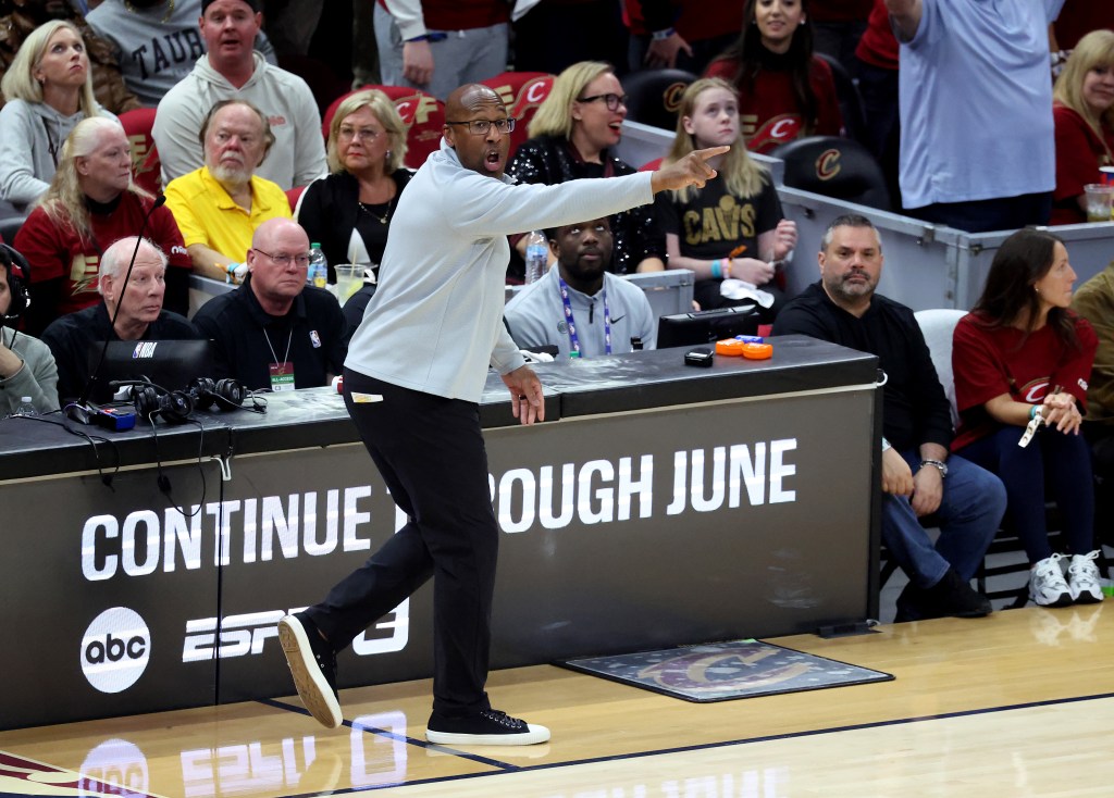 New York Knicks head coach Mike Brown reacts on the baseline.