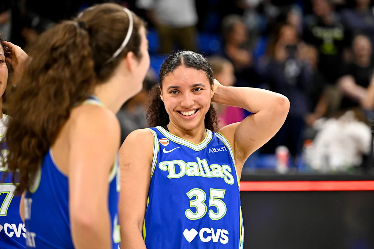 Azzi Fudd’s pregame outfit for Dallas Wings game turns heads
