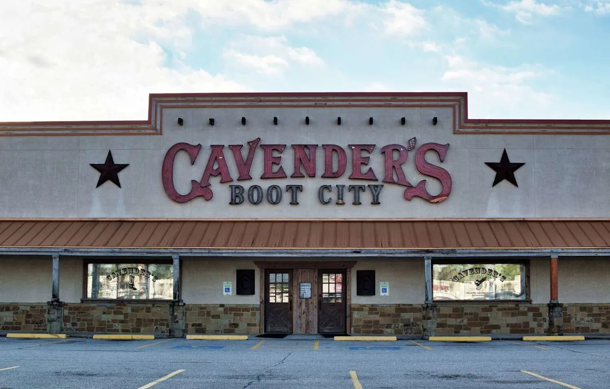 Texas western powerhouse saddles up for 4 new Lone Star locations