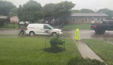 Neighbors help rescue stuck postal van in Corpus Christi