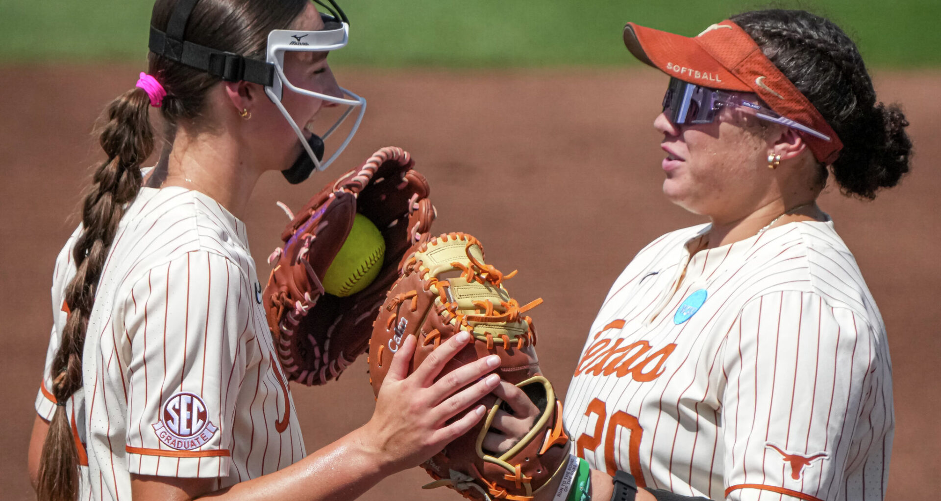 Texas softball vs Tennessee game score: Live updates, TV info Monday