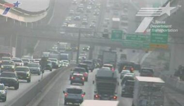 Delays linger after crash shut down lanes on I-35 in San Antonio