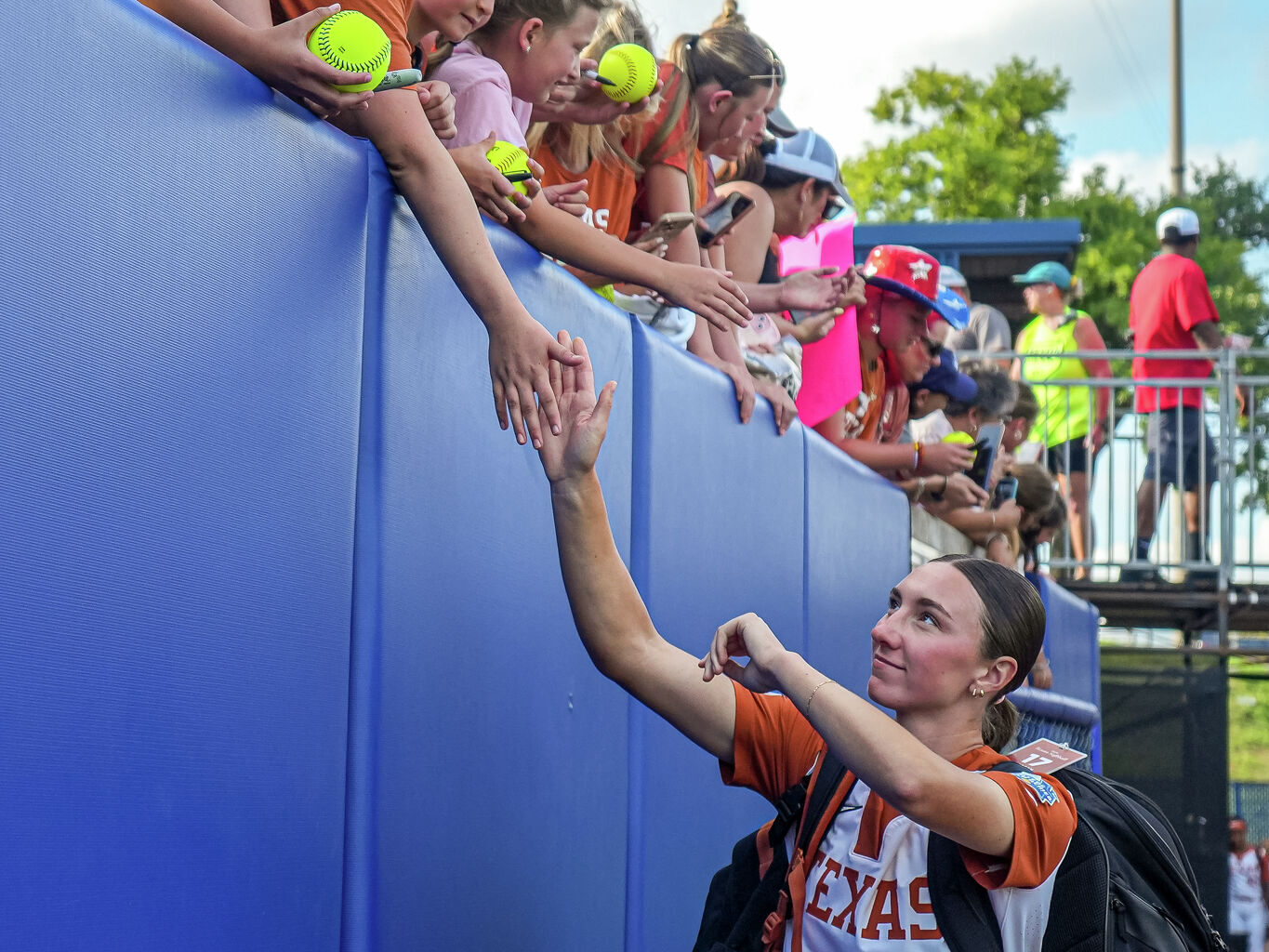 Texas softball vs Texas Tech score: Live updates, how to watch WCWS