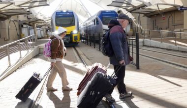 What's the cheapest way to get to DFW, Love Field airports?