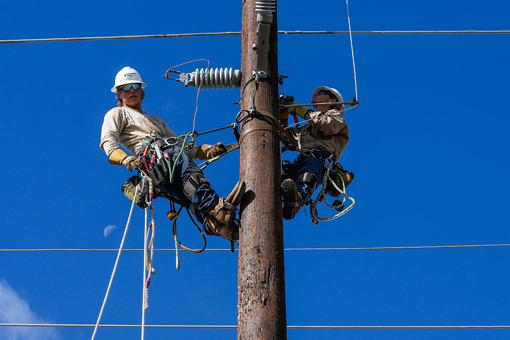 What's causing Houston's brief power outages? CenterPoint explains