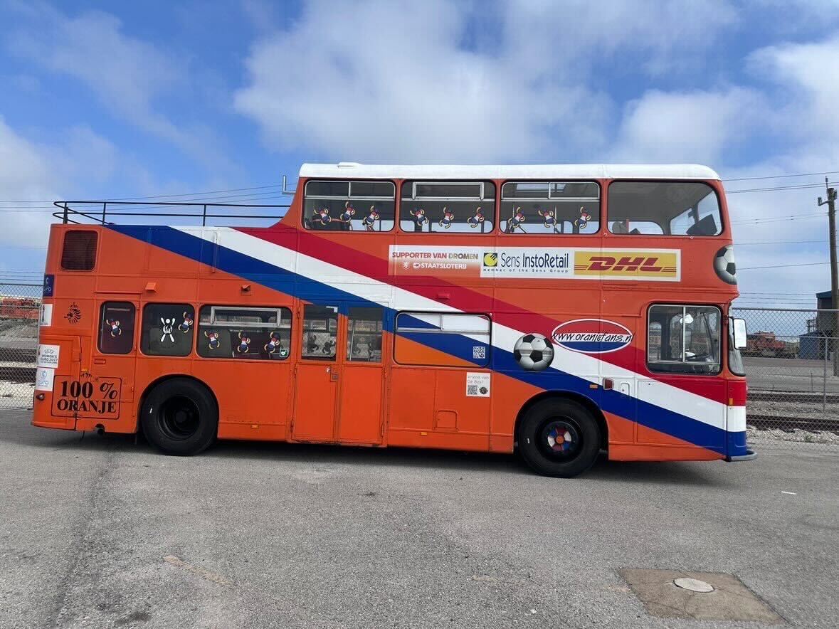 Richardson restaurant to welcome Dutch Orange Bus with burgers, music